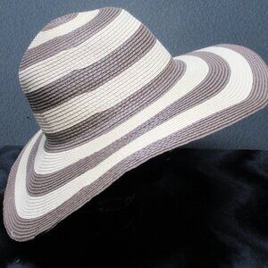 D&Y Beige Brown Stripe Sun Hat